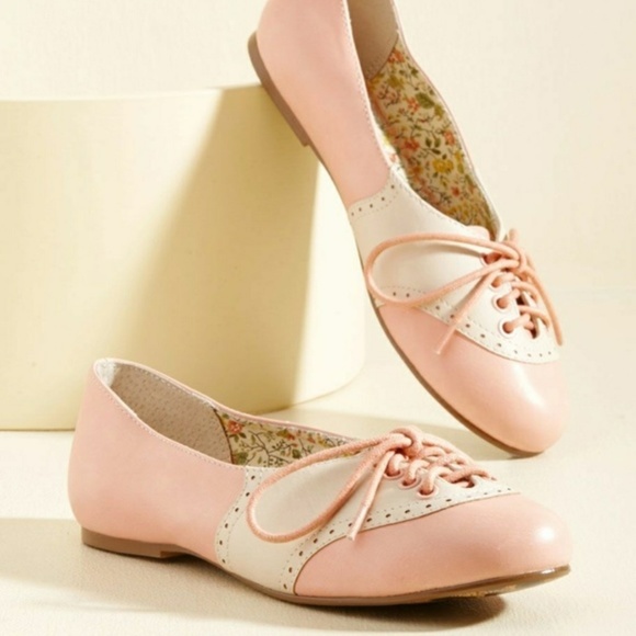 Bettie Page Shoes - Bettie Page Pink and White Oxford saddle shoe flat